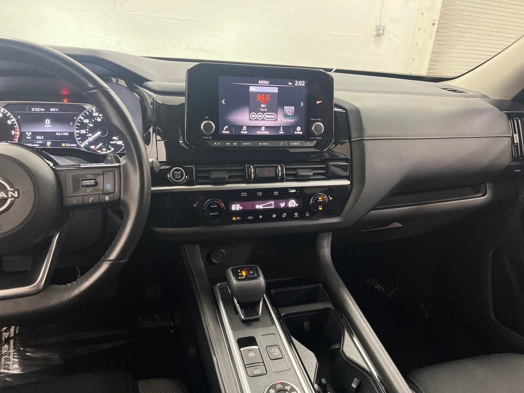 2022 Nissan Pathfinder SV