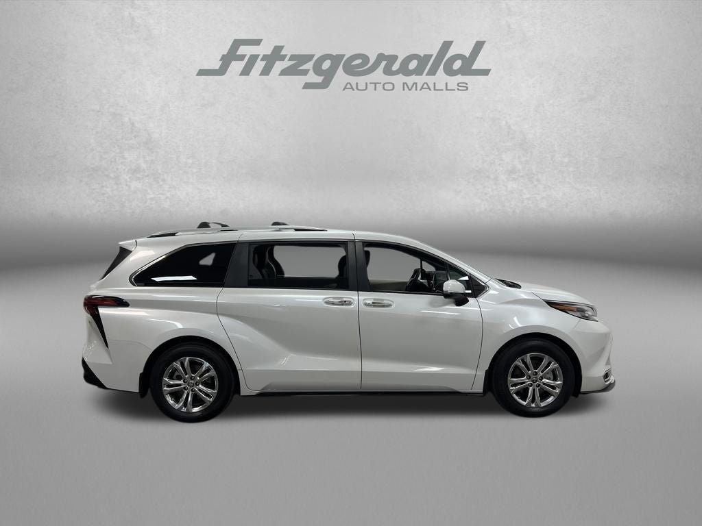 2022 Toyota Sienna Platinum 7 Passenger