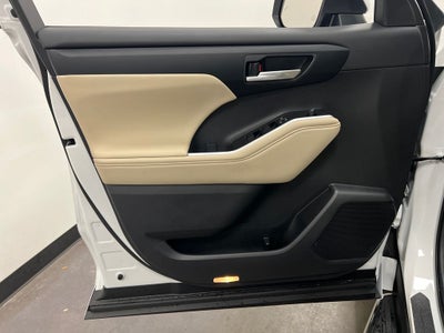 2025 Toyota Highlander Hybrid XLE