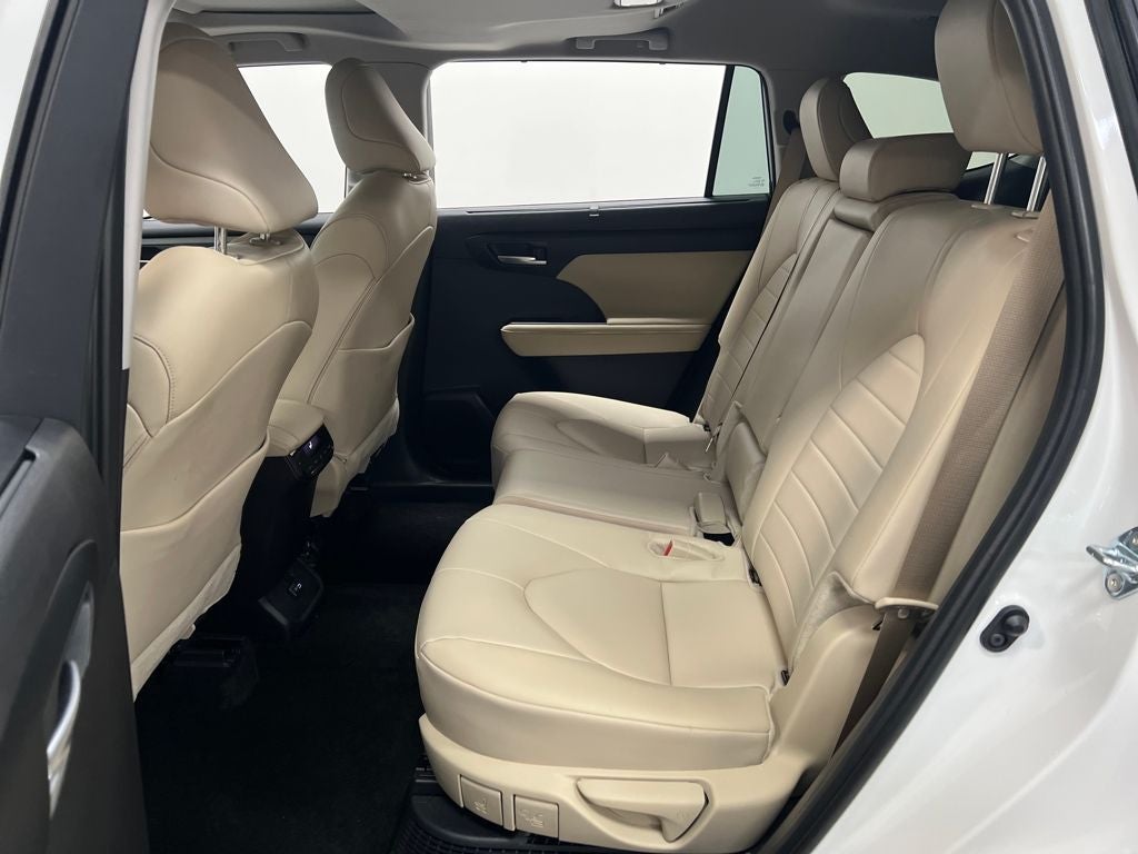 2025 Toyota Highlander Hybrid XLE