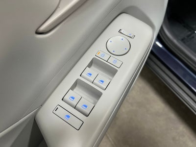 2024 Hyundai Kona SE