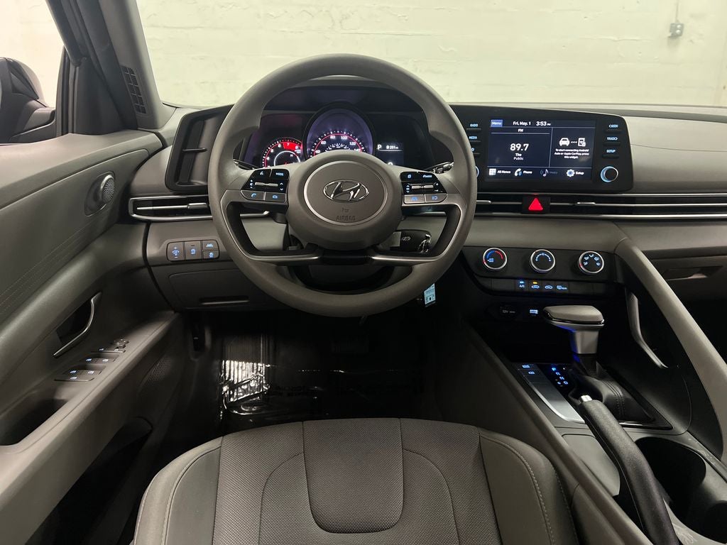 2023 Hyundai Elantra SE