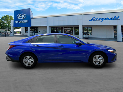 2025 Hyundai Elantra SE