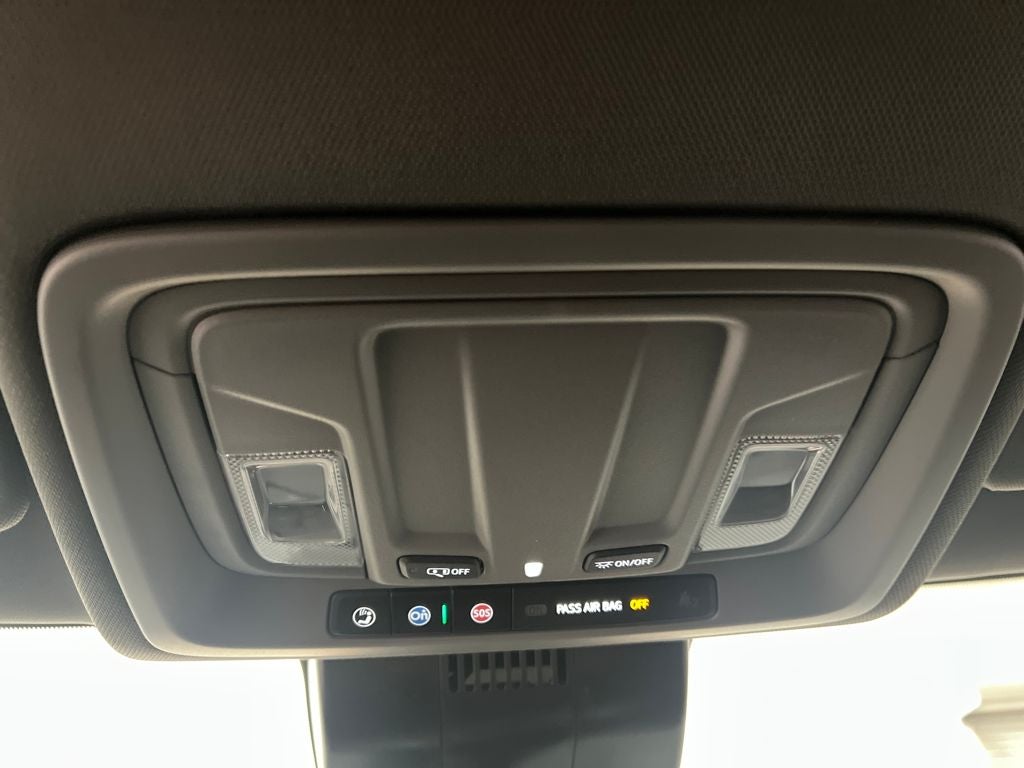 2025 Chevrolet Silverado 1500 2WD Crew Cab Short Bed Custom