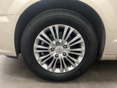 2014 Chrysler Town & Country Touring-L