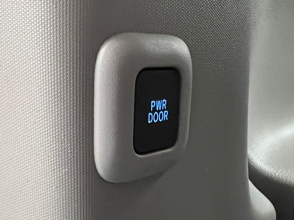 2019 Toyota Sienna XLE 8 Passenger