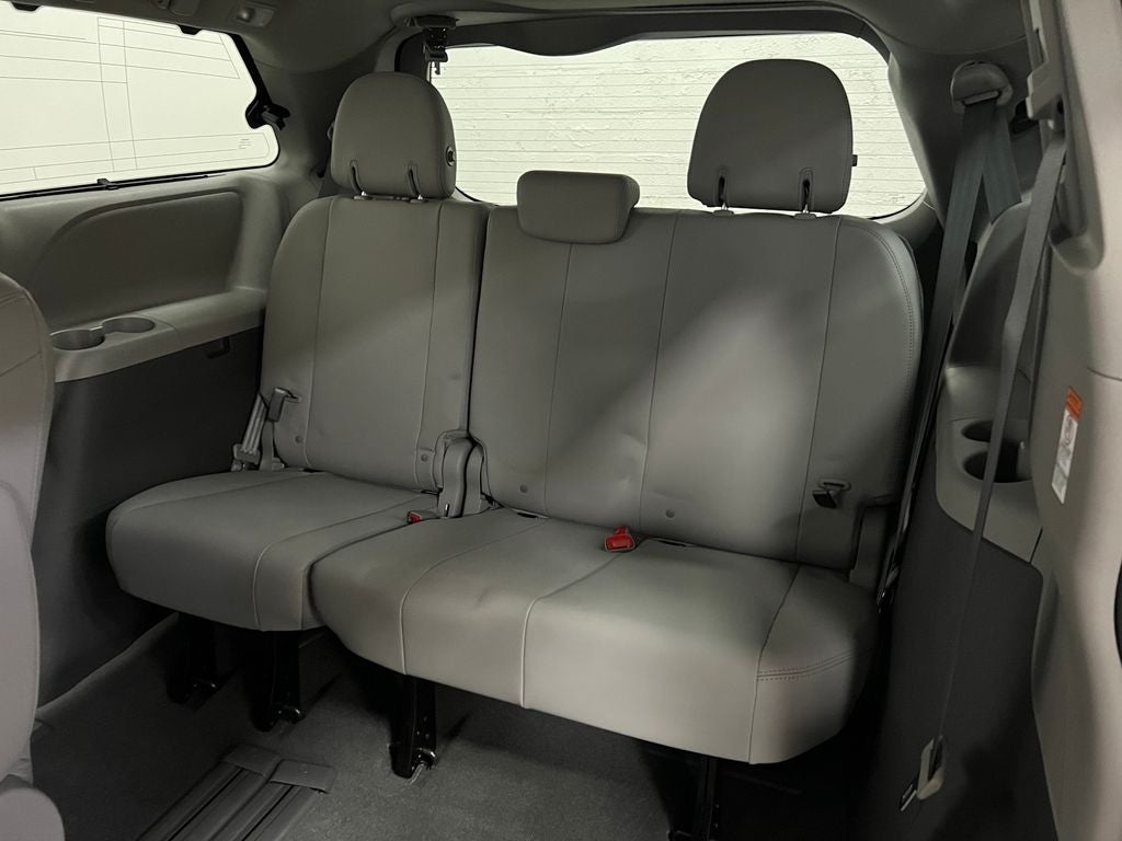 2019 Toyota Sienna XLE 8 Passenger
