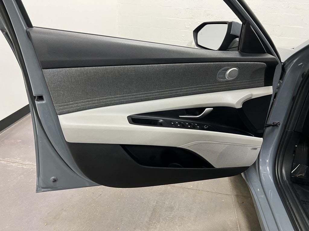 2022 Hyundai Elantra Hybrid Limited